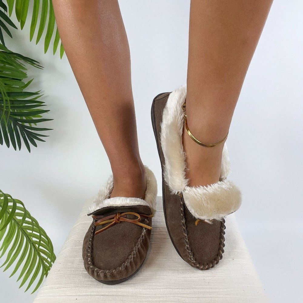 Vintage Clarks Brown Cozy Cottagecore Faux Fur Cabincore Moccasin Slippers / 9
